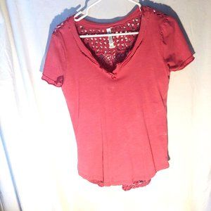 "Monoreno Lace-Back Short Sleeved T-Shirt"